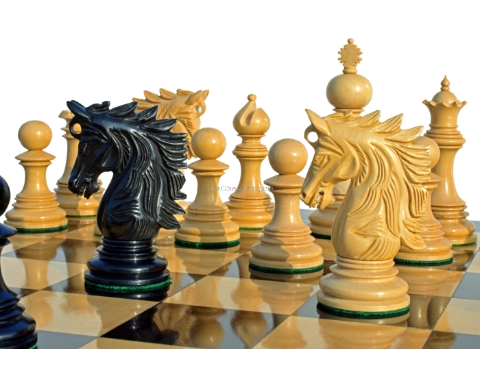 Victoria Castle Series Chess Pieces <br> Boxwood & Ebony <br> 4.4" King