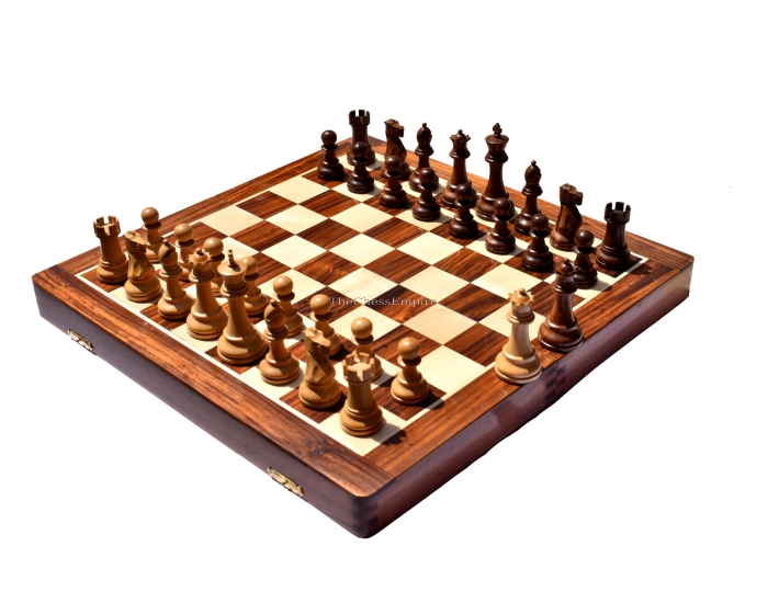 The British Staunton <br> Boxwood & Sheesham <br> 4" King with 18" chess board