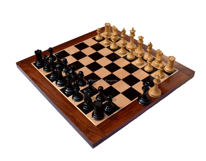 The Howard Staunton chess set <br> Boxwood & Ebony <br> 4" King with 2" square chess board