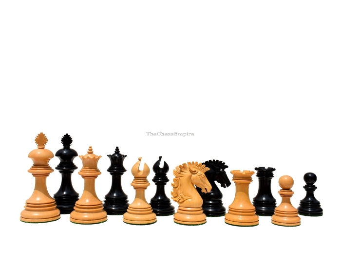 Wellington Series Chess Pieces <br> Boxwood & Ebony <br> 4.4" King