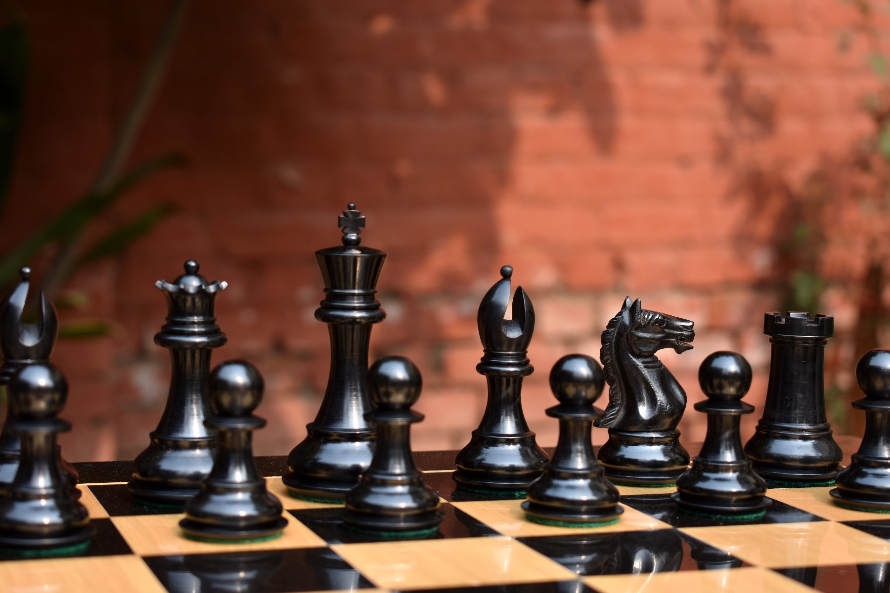 centurion_series_chessmen_ebony_7__2_1