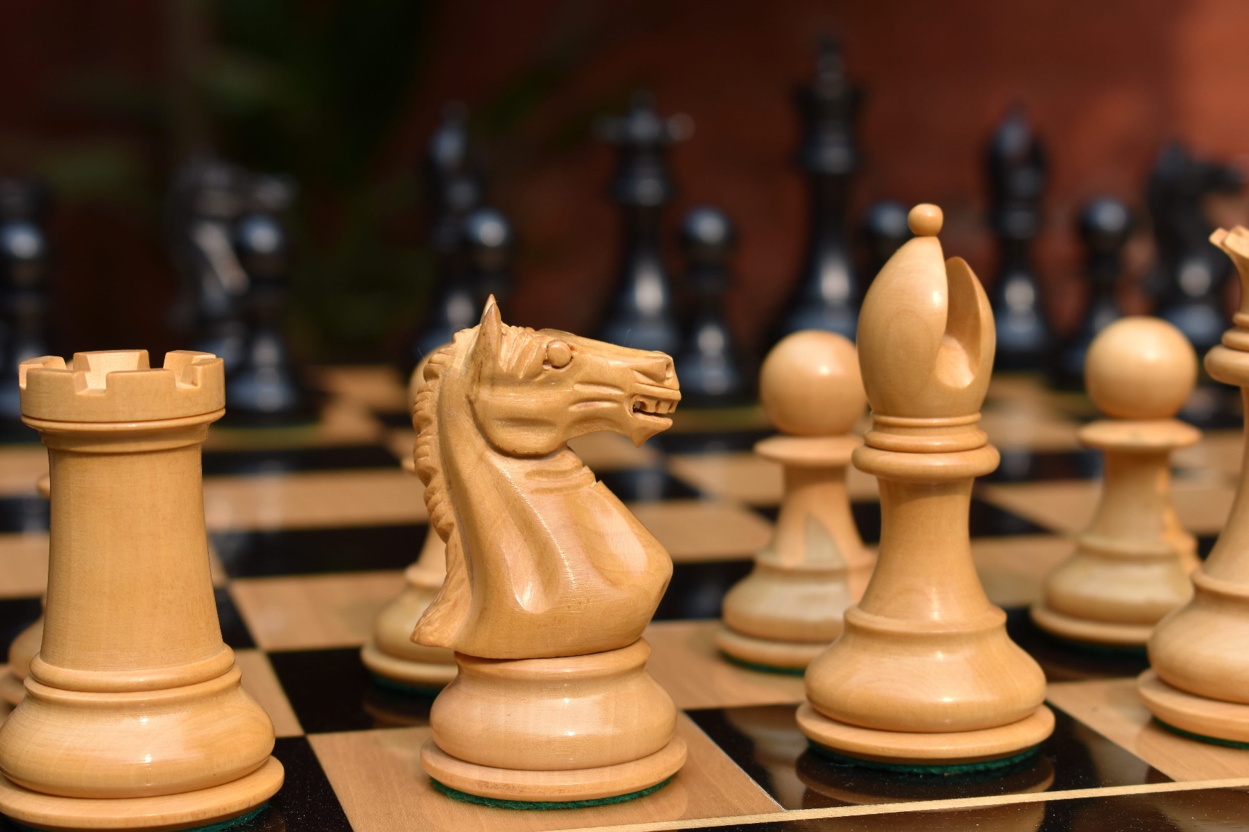 centurion_series_chessmen_ebony_9__1_2