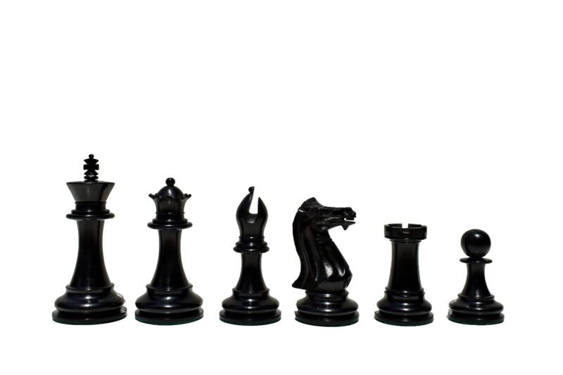 The Grande Staunton <br> Chess Pieces 4" King - Boxwood / Ebony, 4"