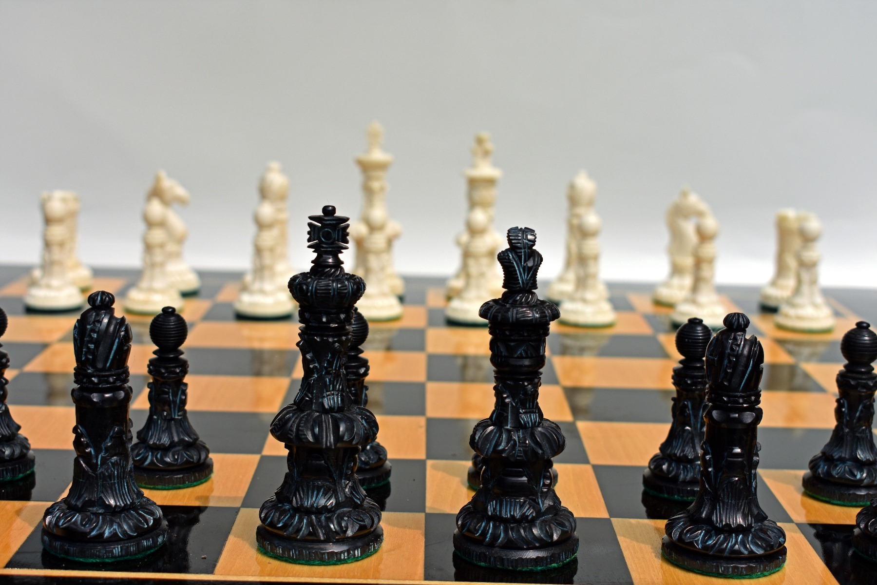 Indian Maharaja Heritage Bone Chess Pieces Natural Bone & Black Stained Bone 3.9" King-731