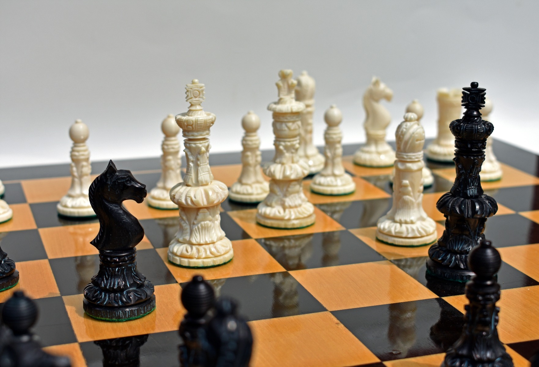 Indian Maharaja Heritage Bone Chess Pieces Natural Bone & Black Stained Bone 3.9" King-732
