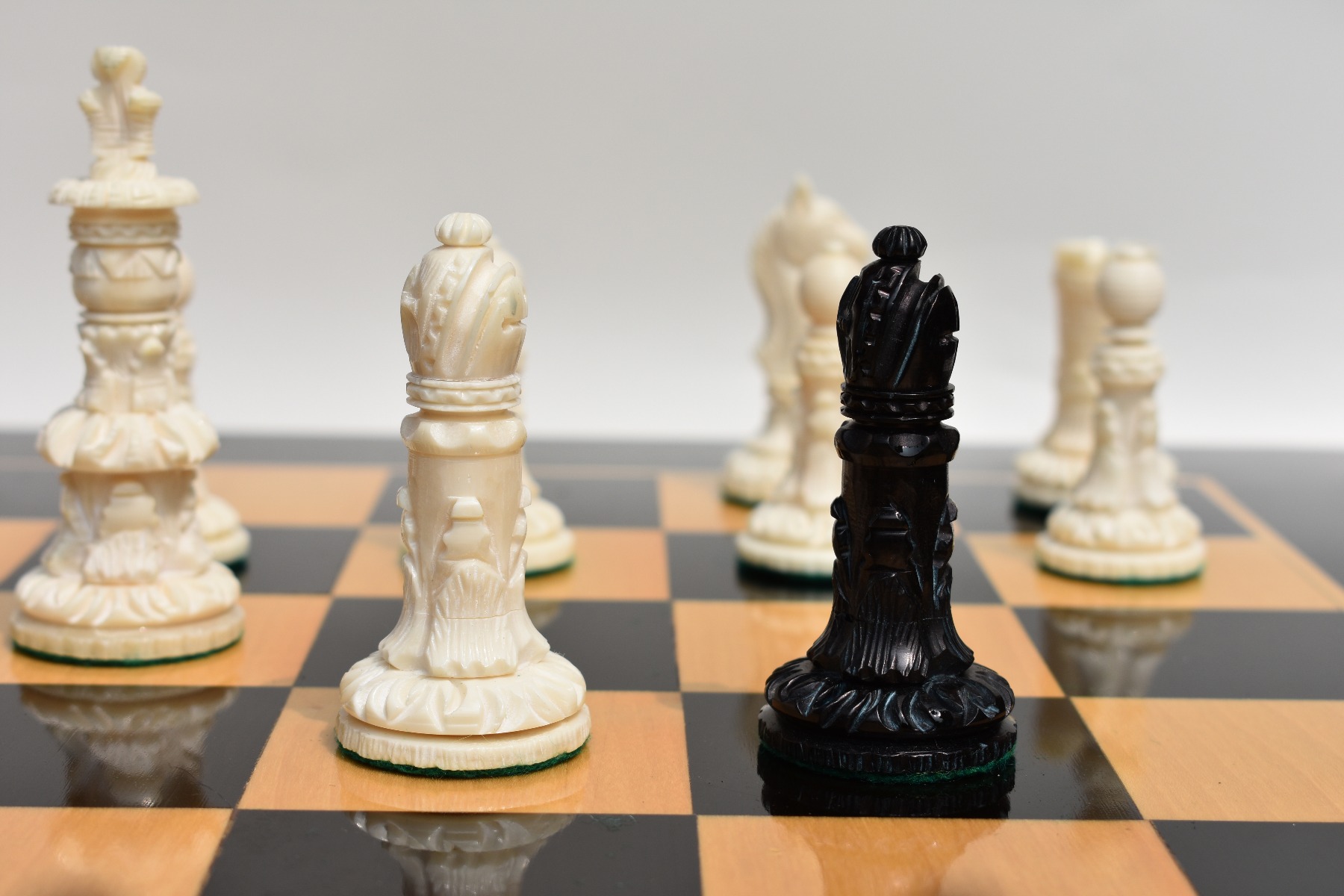 Indian Maharaja Heritage Bone Chess Pieces Natural Bone & Black Stained Bone 3.9" King-733