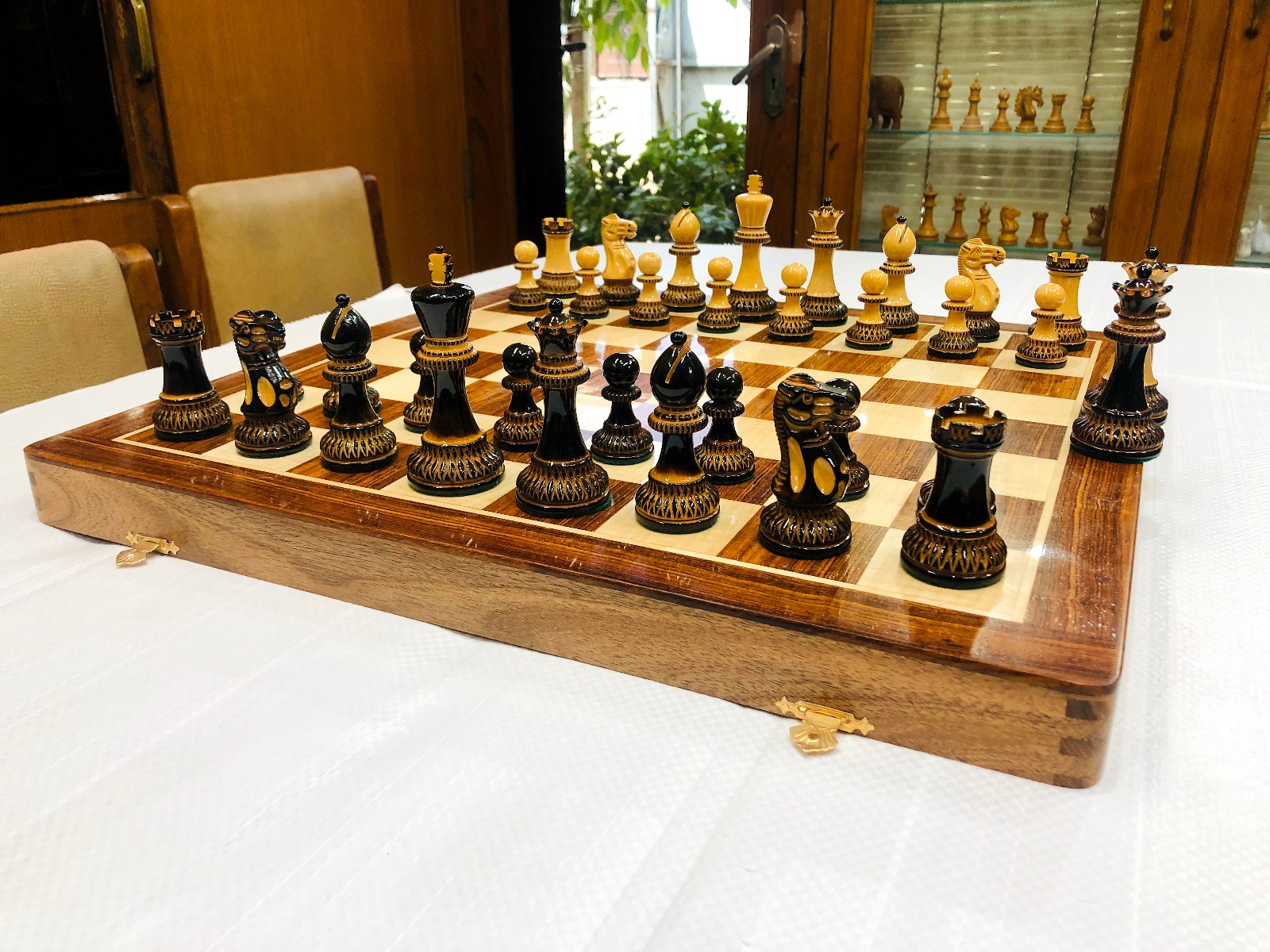 The Parker Burnt Series Chess Set Boxwood Burnt Pieces 3.75" King with 1.75" Square Folding Chess Board-1816