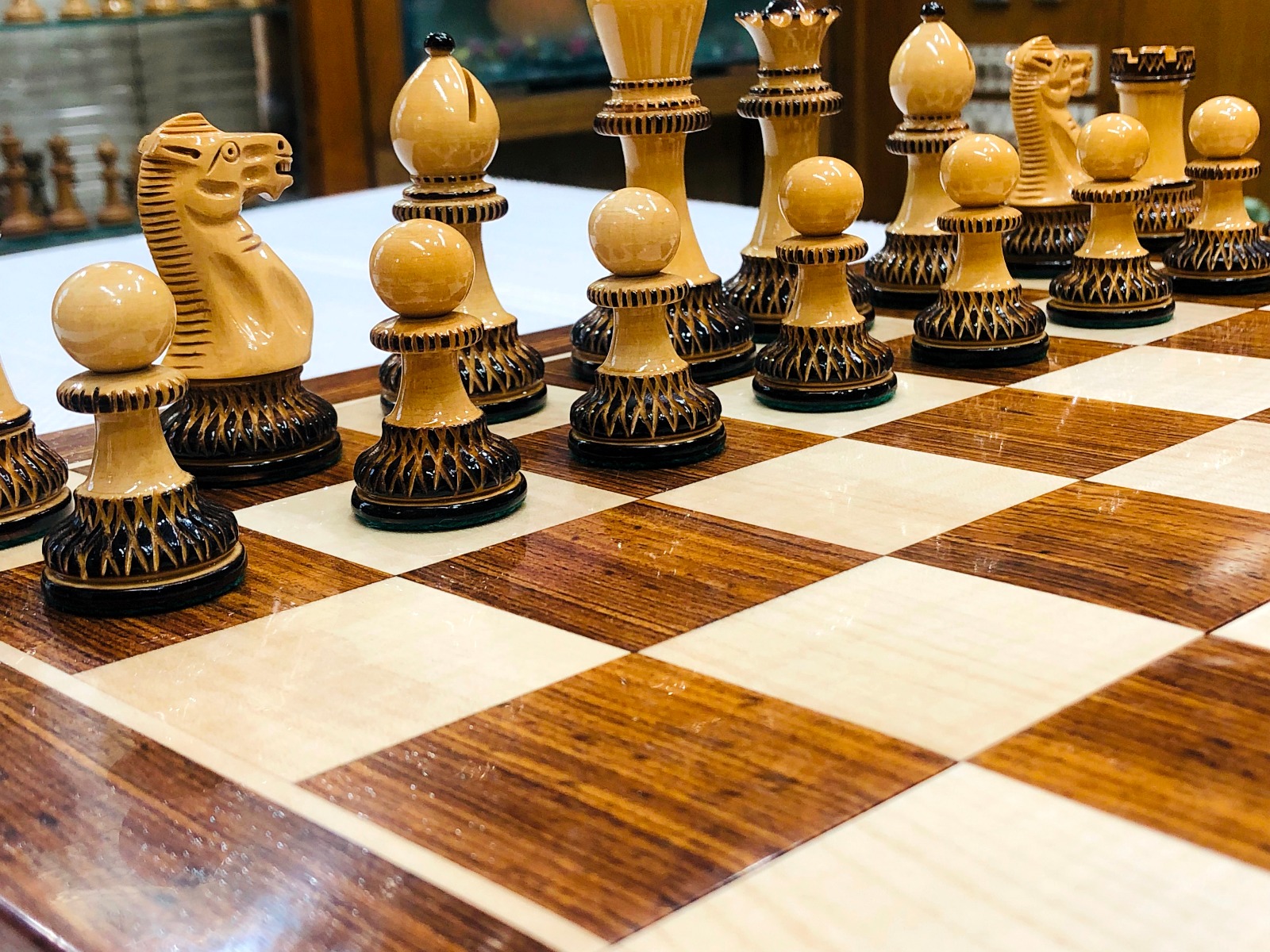 The Parker Burnt Series Chess Set Boxwood Burnt Pieces 3.75" King with 1.75" Square Folding Chess Board-1818