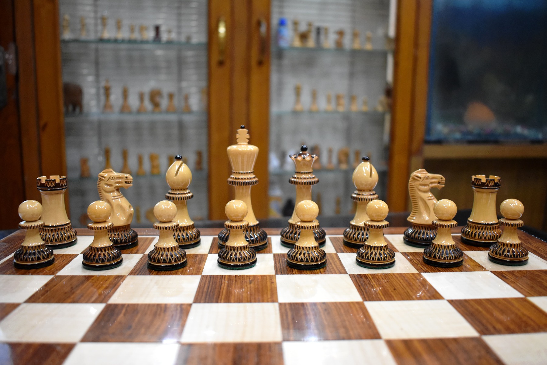 The Parker Burnt Series Chess Set Boxwood Burnt Pieces 3.75" King with 1.75" Square Folding Chess Board-1812