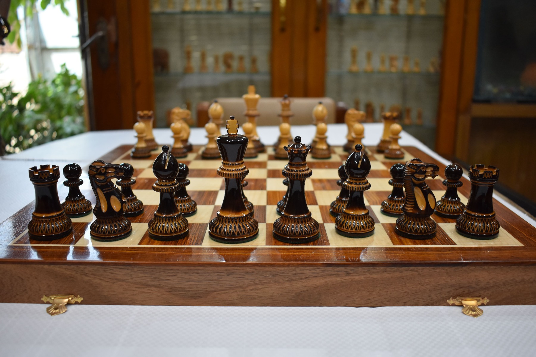 The Parker Burnt Series Chess Pieces Boxwood Burnt Lacquered 3.75" King-2259
