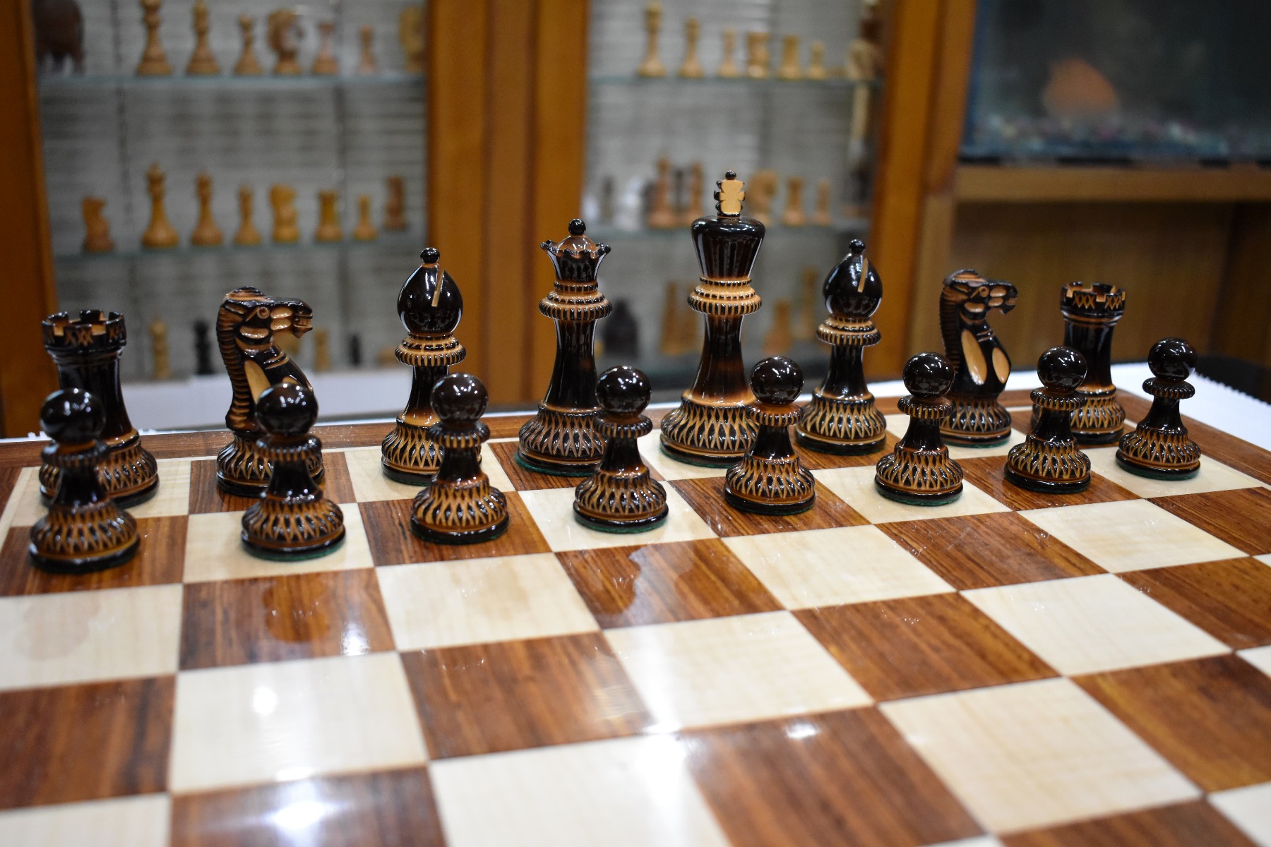The Parker Burnt Series Chess Pieces Boxwood Burnt Lacquered 3.75" King-2258
