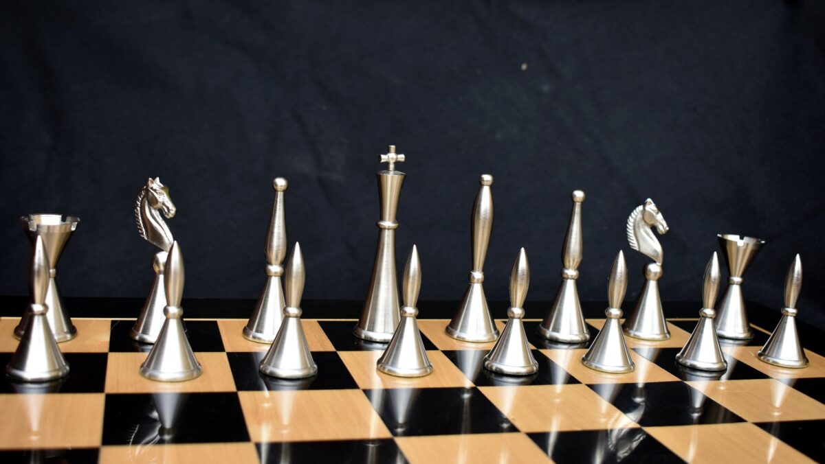 The Stamford Series Solid Brass Chess Pieces Antique & silver Coated 4.25" King-3146