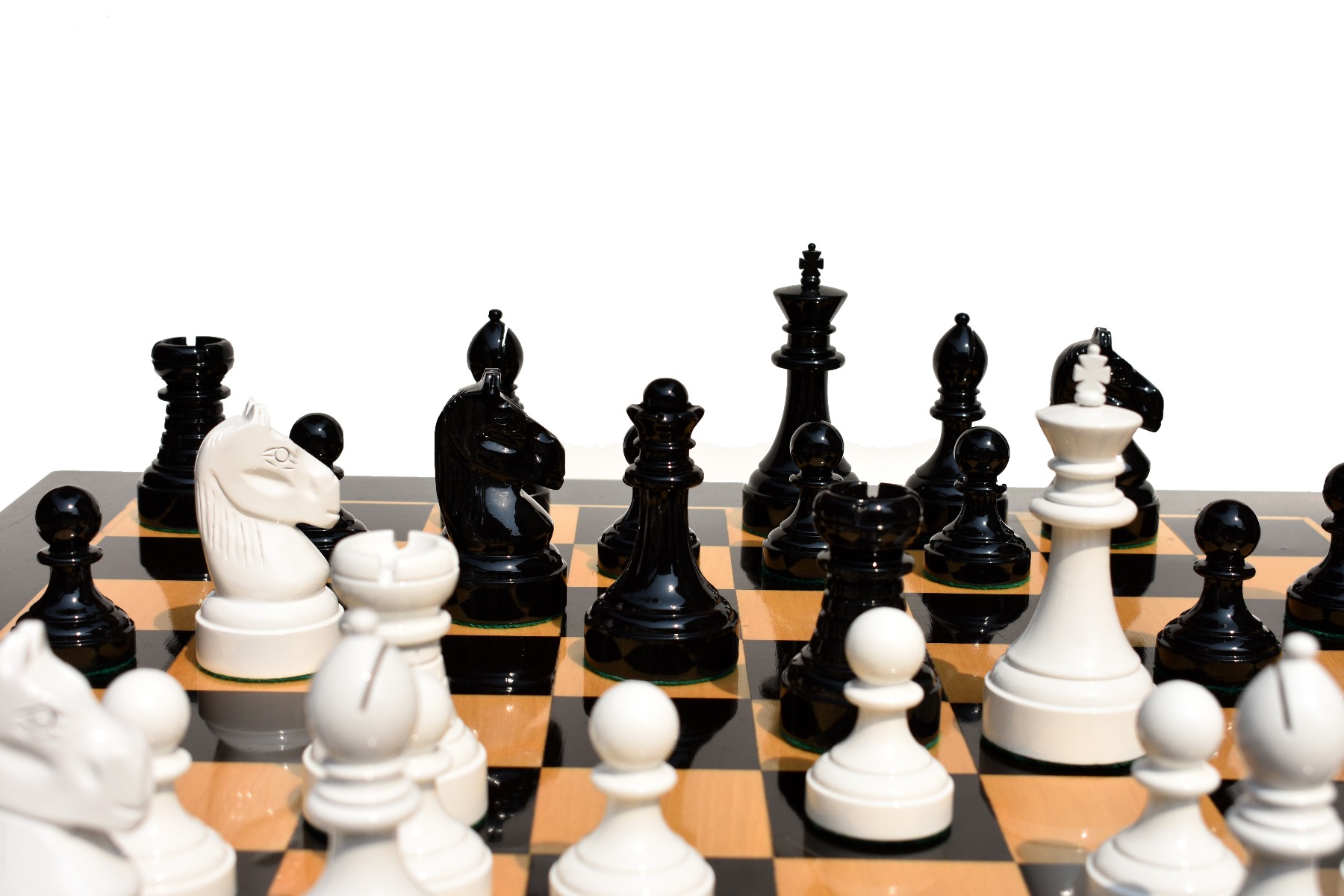 Mechanics Institute Chess Pieces <br> Ivory white & Black Lacquered <br> 4.25" King-2073 Mechanics Institute Chess Pieces Ivory white & Black Lacquered 4.25" King-2073