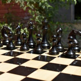 The Mustang Series Chess Pieces Boxwood & Ebony 4.4" King-2628
