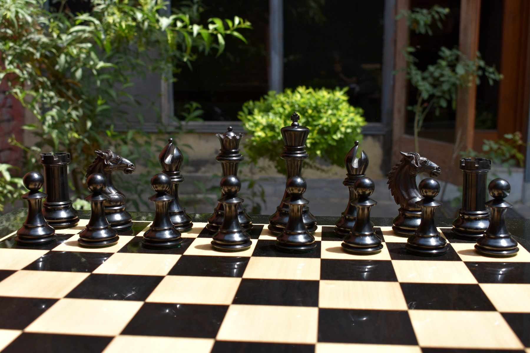 The Mustang Series Chess Pieces Boxwood & Ebony 4.4" King-2626
