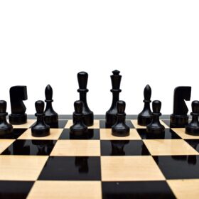 Northern Art Chess Pieces Boxwood & Ebonized 3.75" King-1859
