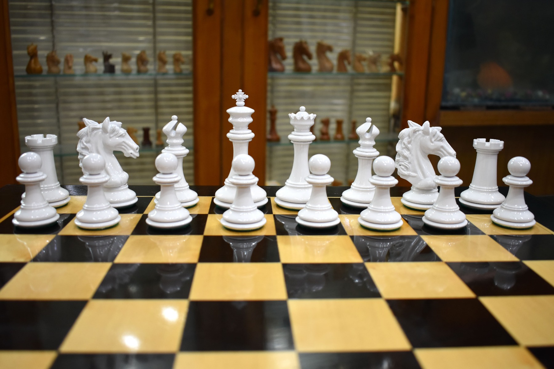 The Star Series Chess Pieces Pearl White & Copper Lacquered 4.4" King-2571