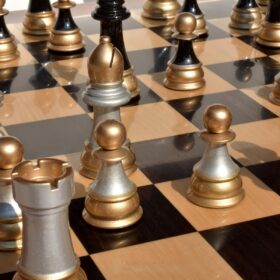Windsor Castle Series Chess Pieces Black Gold Lacquered & Silver Gold 4" King-2320