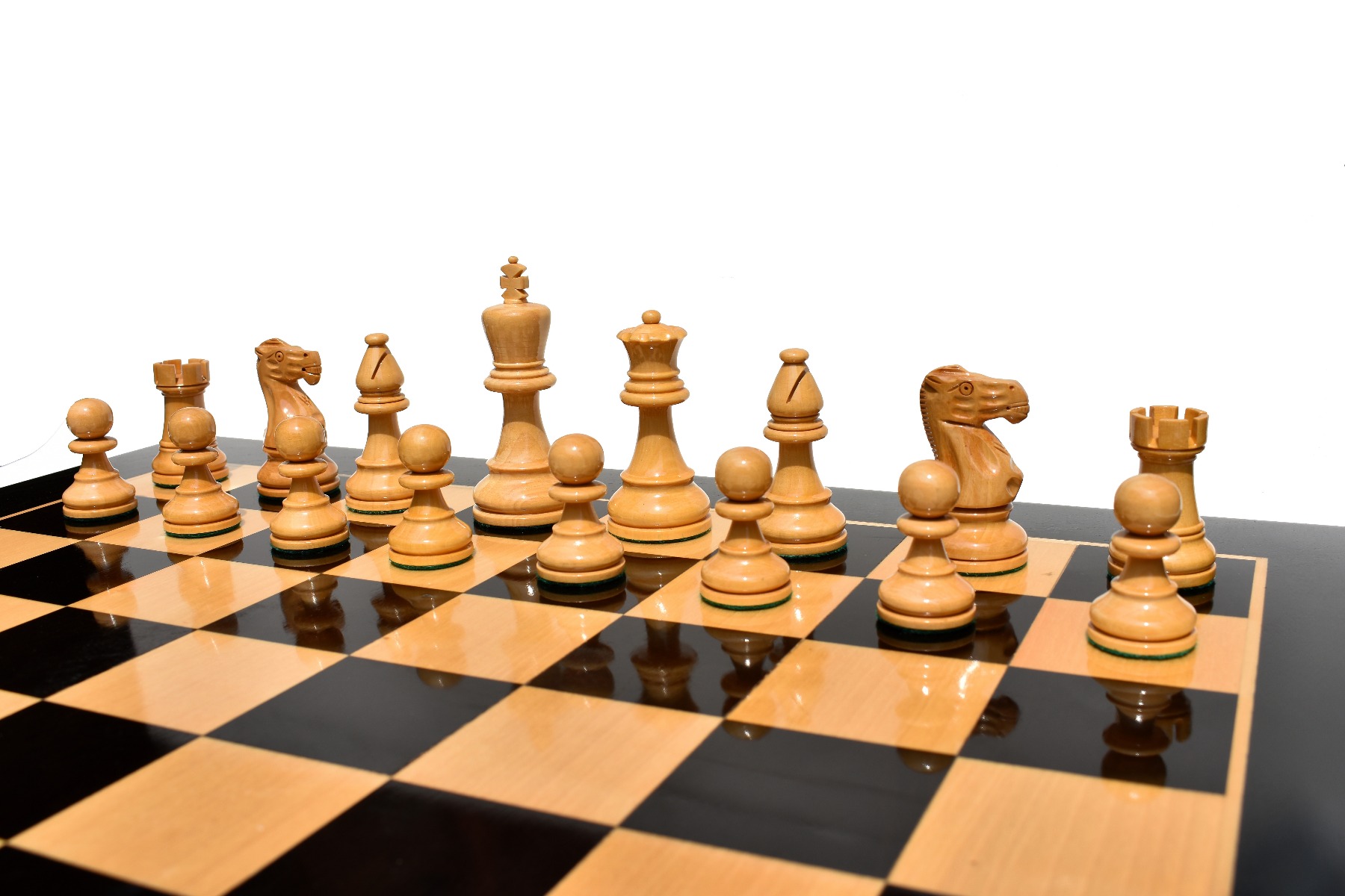 AIW-350 Series Chess Set Boxwood Lacquered & Black Lacquered 3.75" King with 2" Square Tournament Chess Board-3985