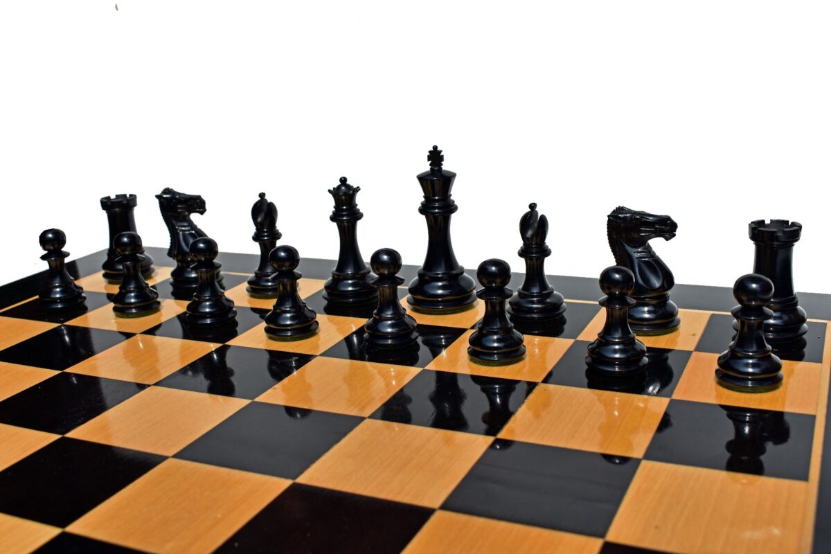 The Windsor Series Chess Set Boxwood & Ebony 3.5" King with 2" Square Tournament Series Chess Board-4129