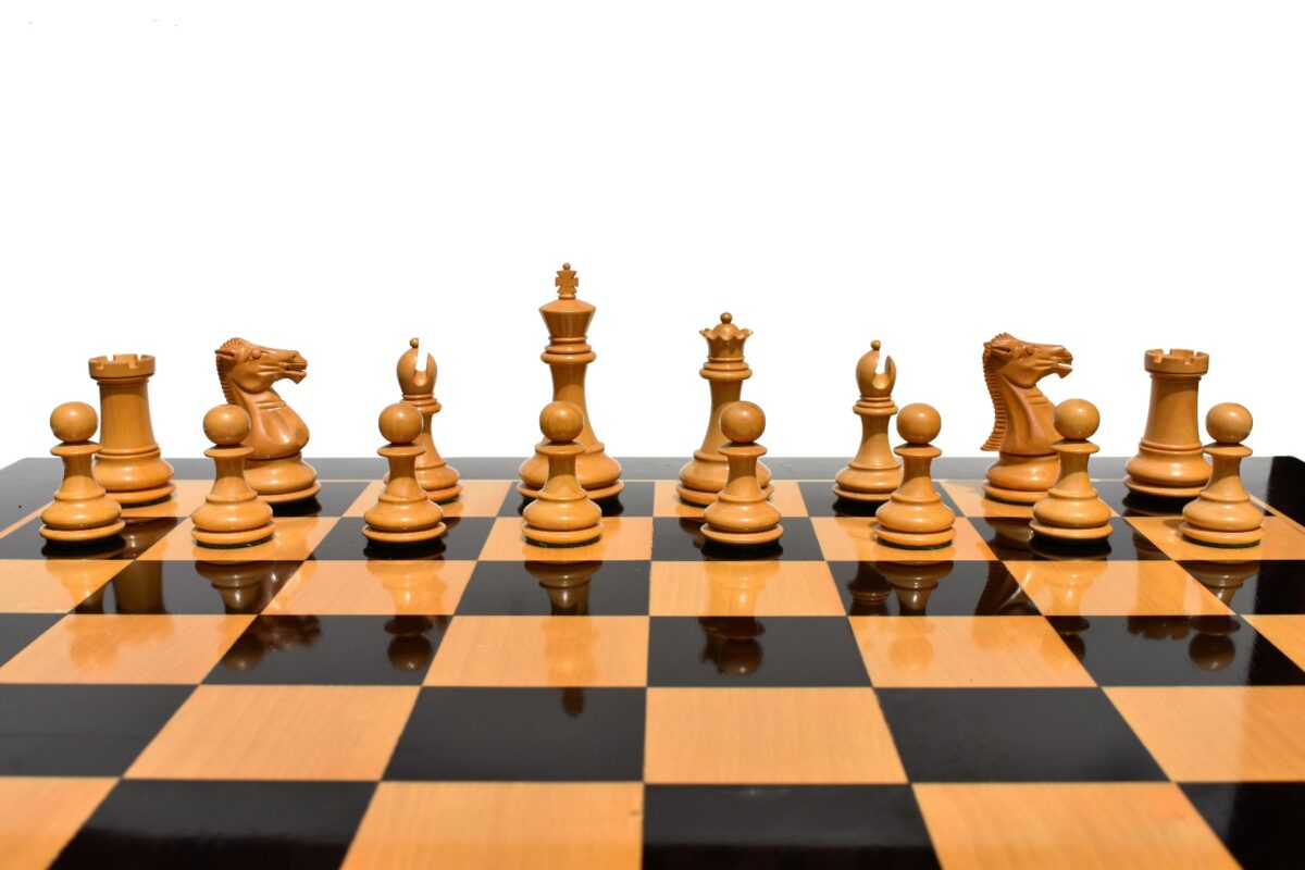 The Windsor Series Chess Set Boxwood & Ebony 3.5" King with 2" Square Tournament Series Chess Board-4126