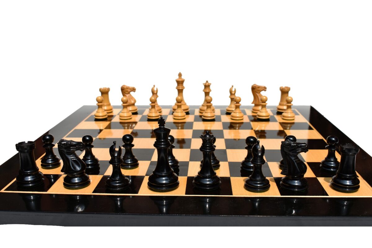 The Windsor Series Chess Set Boxwood & Ebony 3.5" King with 2" Square Tournament Series Chess Board-4121