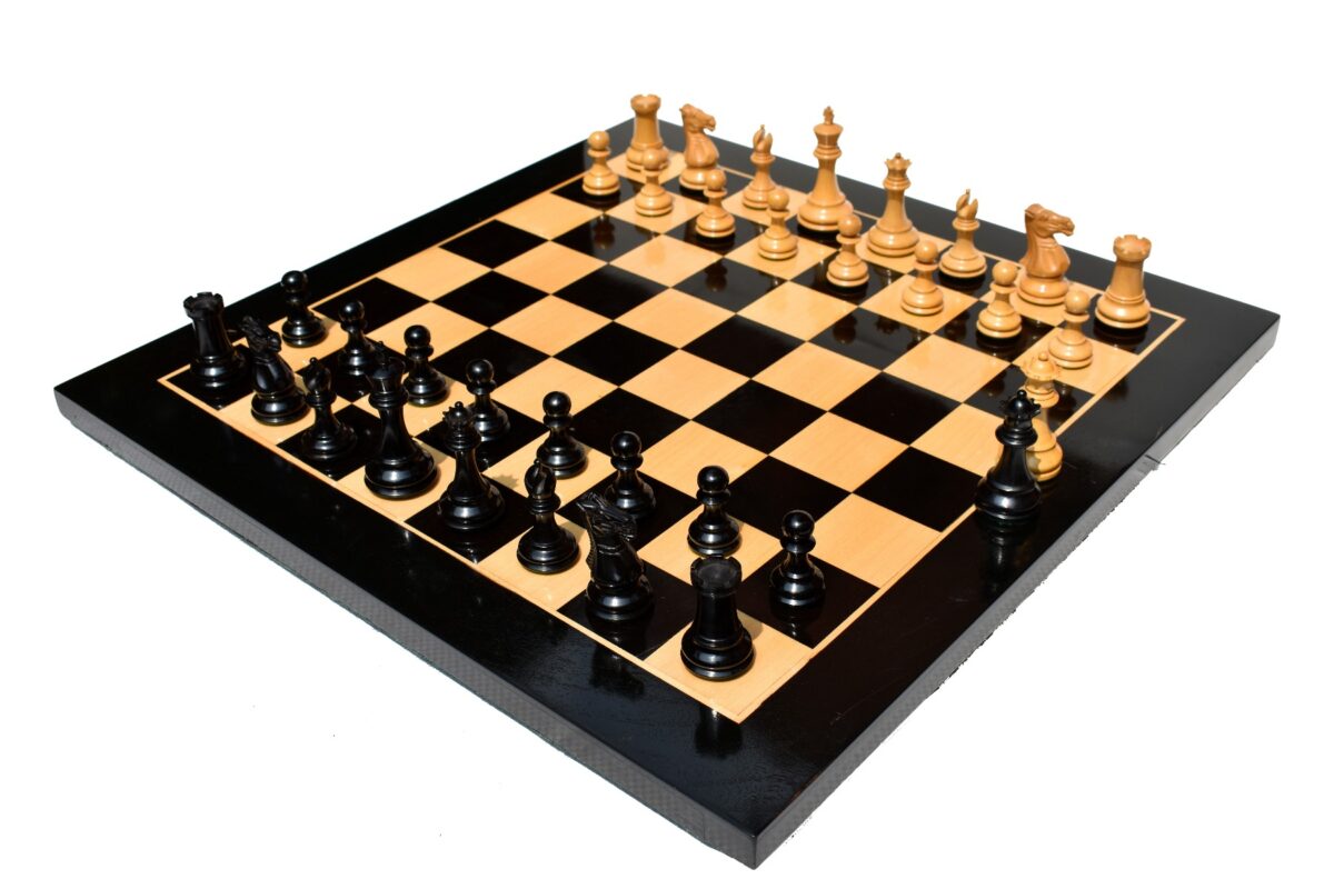 The Windsor Series Chess Set Boxwood & Ebony 3.5" King with 2" Square Tournament Series Chess Board-0