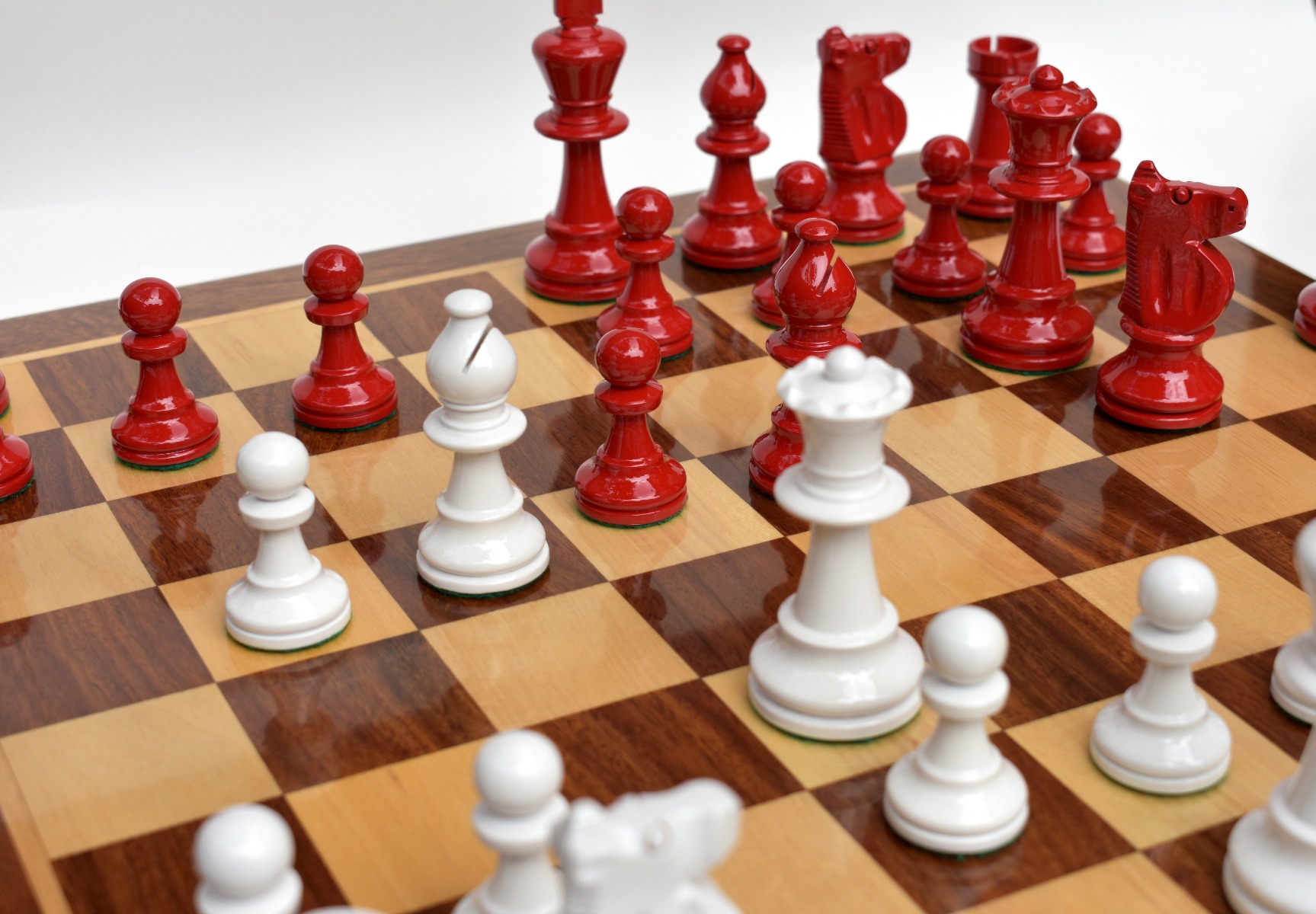 Lardy Staunton Chess Set Ivory White & Red Lacquered 3.5" King with 1.75" Square beveled Chess Board-4005