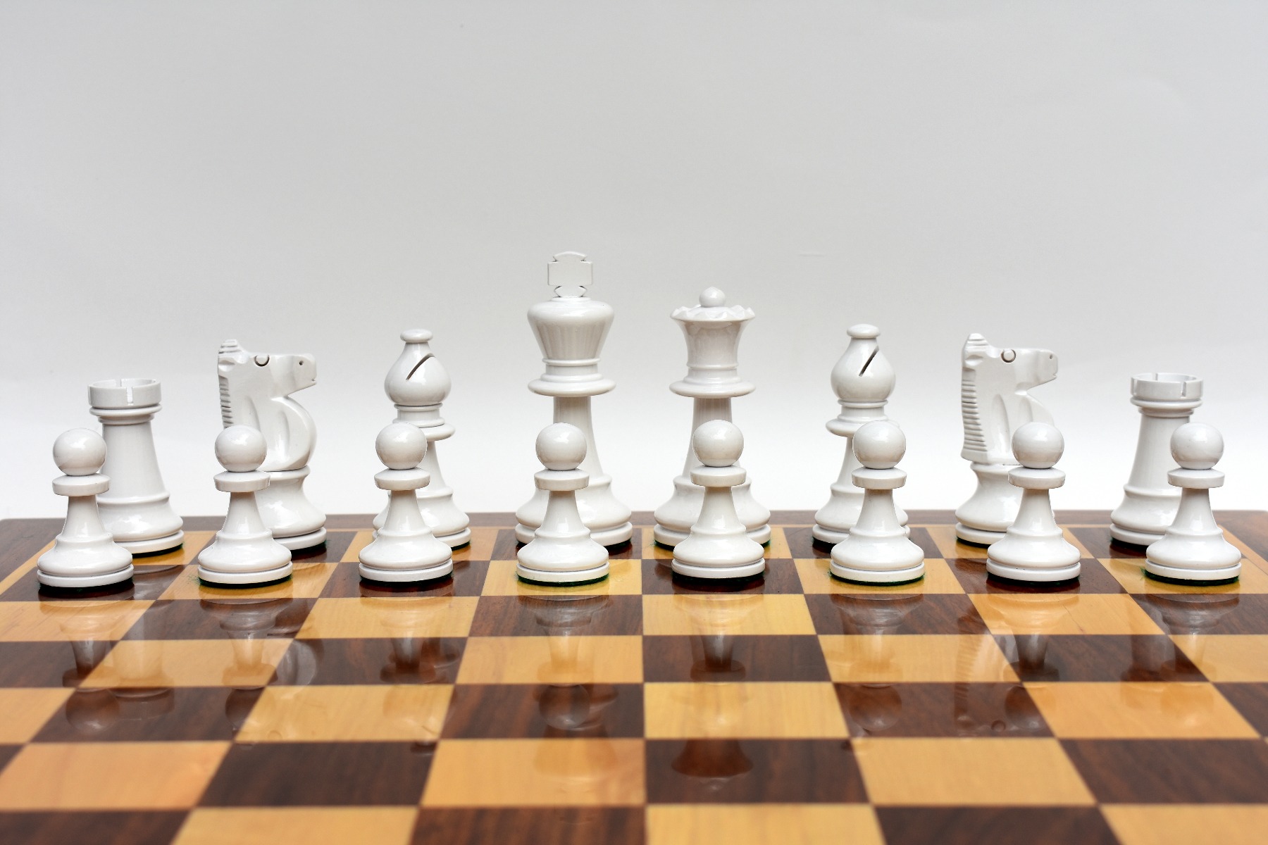 Lardy Staunton Chess Set Ivory White & Red Lacquered 3.5" King with 1.75" Square beveled Chess Board-4012