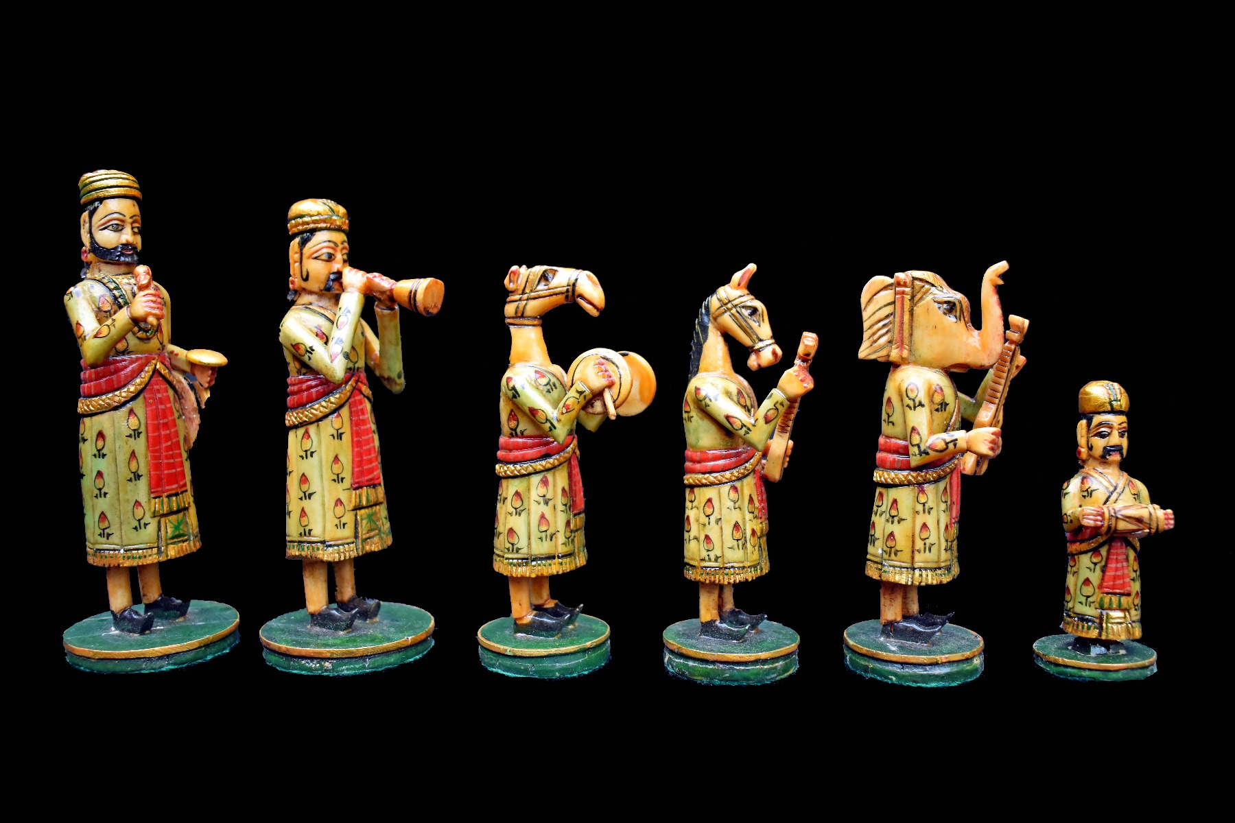 Rajasthan Art Musician Series Chess pieces Red & Green Hand Painted 5.75" King -4736