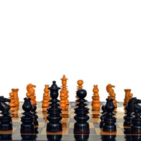 Calvert Series Chess Pieces Antiqued Boxwood & Ebony 4.4" king-5157