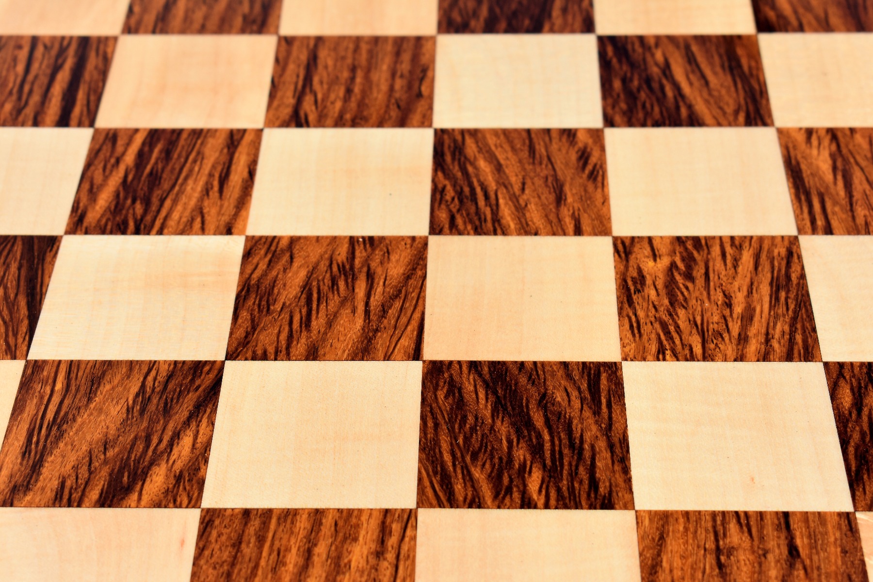 luxury_handmade_solid_wood_chess_board_set_pieces_5__5
