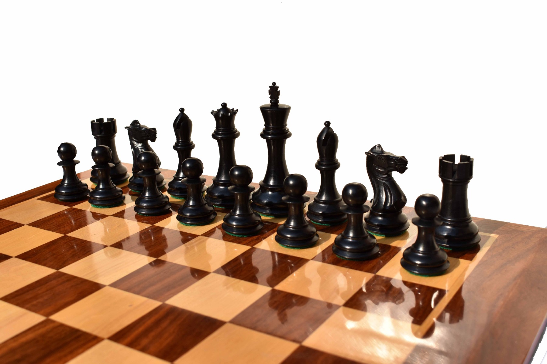 players_series_staunton_wood_chess_set_pieces_1__1