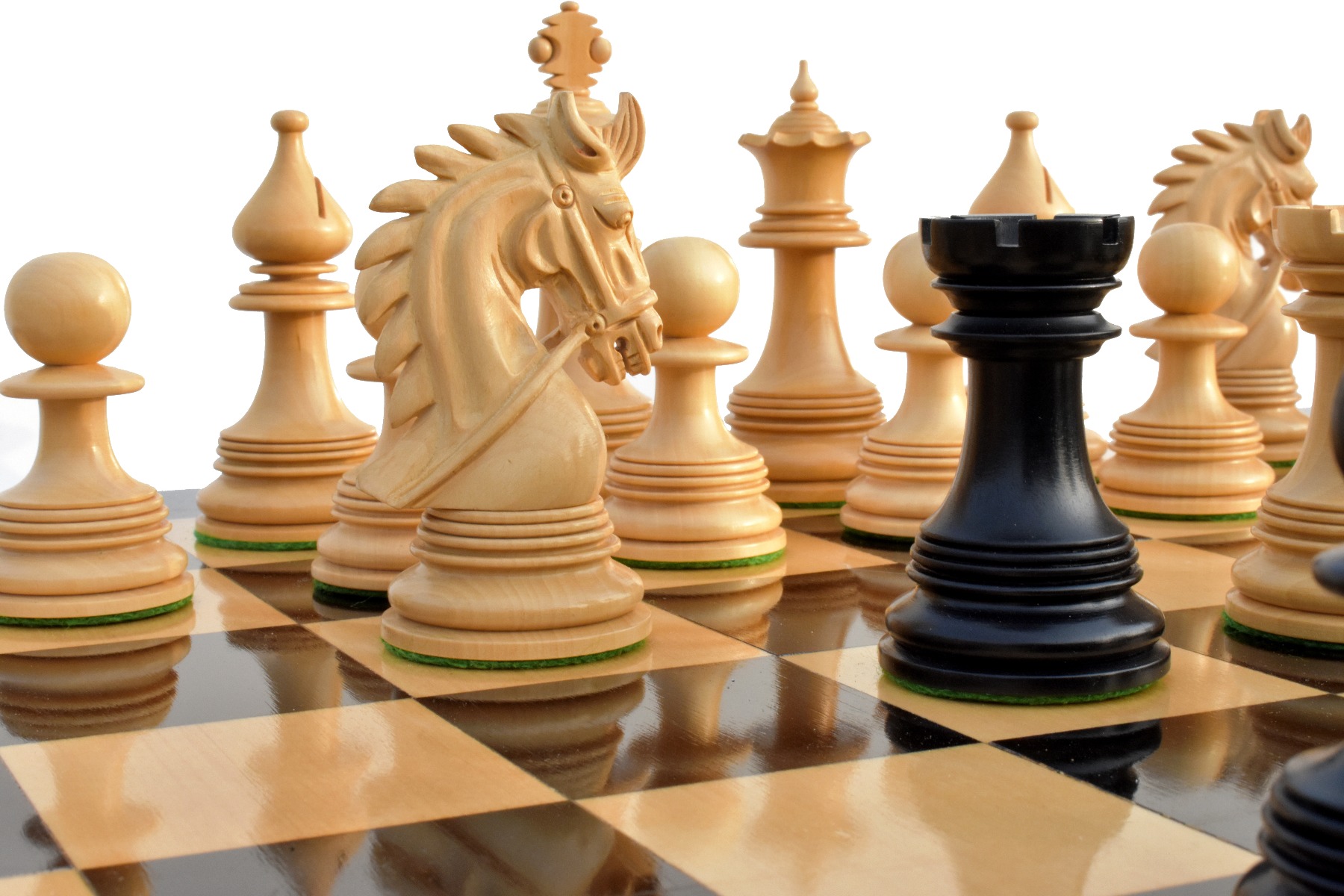 Bridle Staunton Chess Pieces <br> Boxwood & Ebony <br> 4.25" King-7046 Bridle Staunton Chess Pieces Boxwood & Ebony 4.25" King-7046