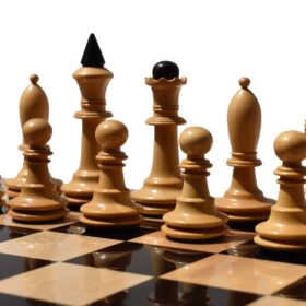 The Shkolnik Series version II soviet reproduction Chess set Boxwood & Ebonized 3.5" King with 1.75" Square Chess board-7179