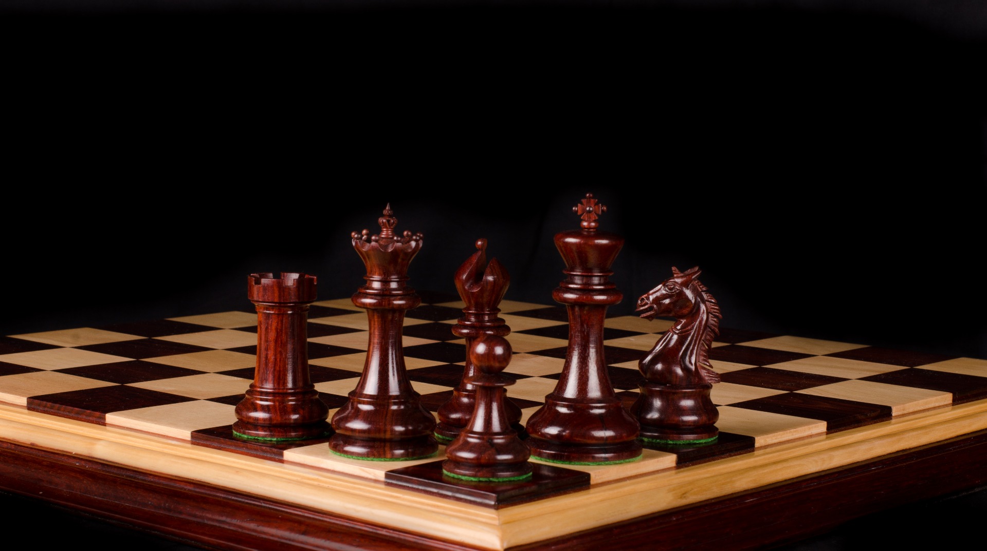 The Kings Crown Series Chess Pieces Boxwood & Padauk 4.25" King -7562