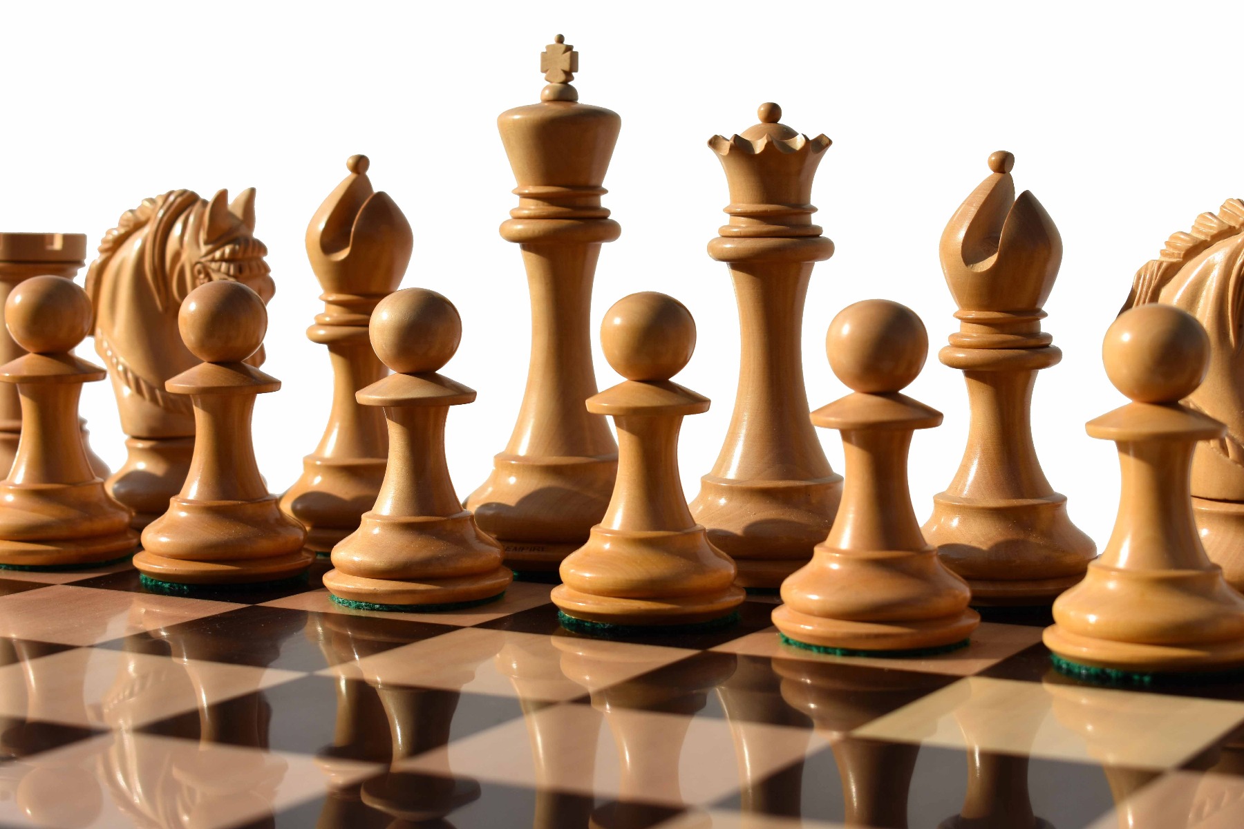 The Kings Arthur Series chess pieces <br> Boxwood & Ebony <br> 4.4" King-7590 The Kings Arthur Series chess pieces Boxwood & Ebony 4.4" King-7590