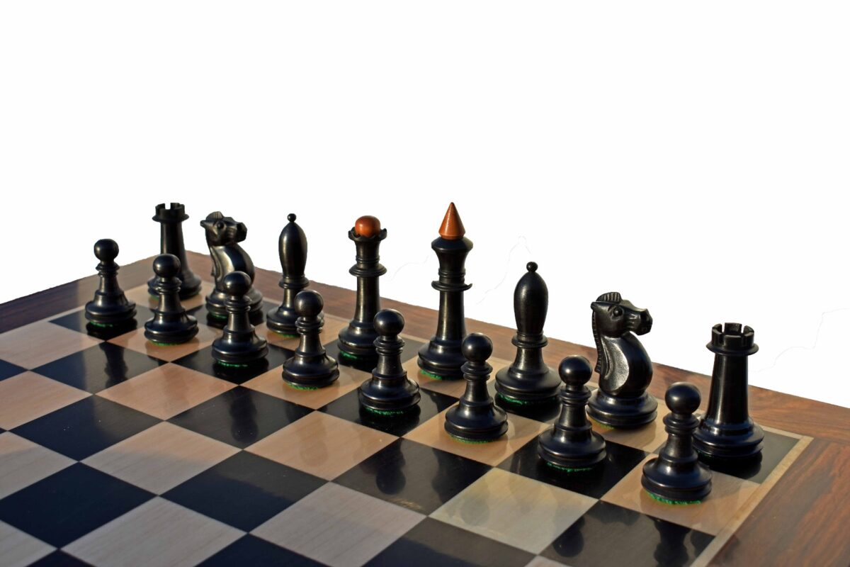 The Shkolnik soviet series reproduction Chess pieces Antiqued Boxwood & Ebonized 3.5" King -7635