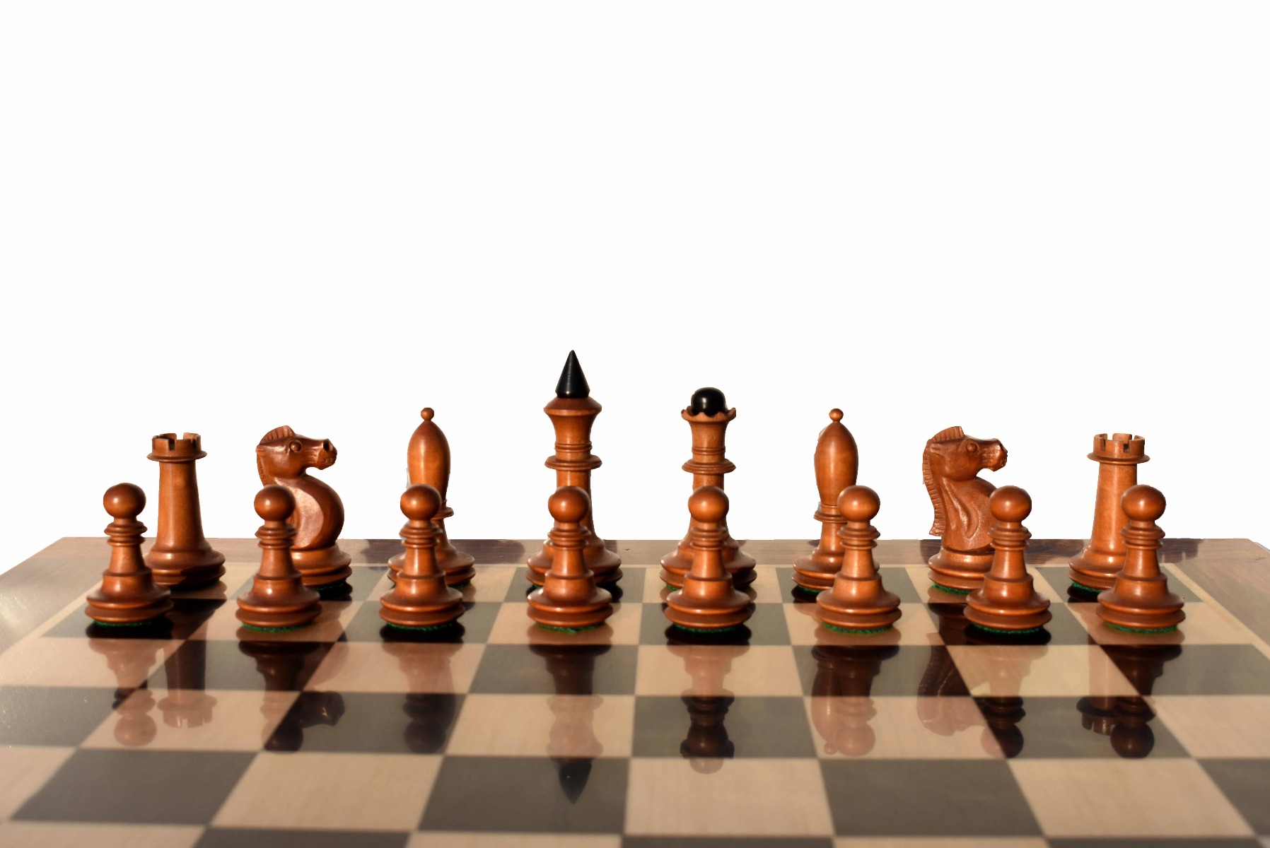 The Shkolnik soviet series reproduction Chess pieces <br> Antiqued Boxwood & Ebonized <br> 3.5" King -7632 The Shkolnik soviet series reproduction Chess pieces Antiqued Boxwood & Ebonized 3.5" King -7632
