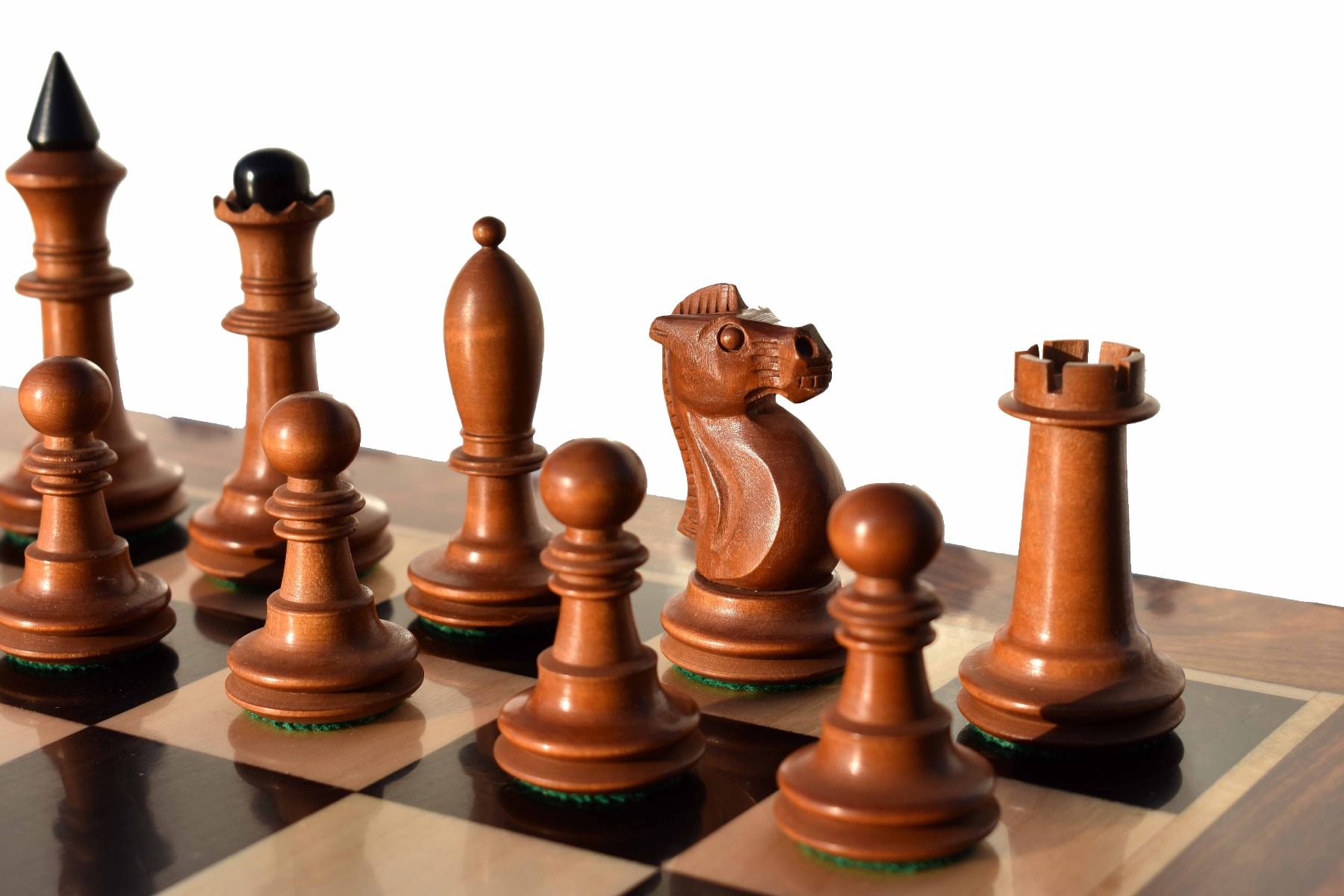 The Shkolnik soviet series reproduction Chess pieces <br> Antiqued Boxwood & Ebonized <br> 3.5" King -0 The Shkolnik soviet series reproduction Chess pieces Antiqued Boxwood & Ebonized 3.5" King -0