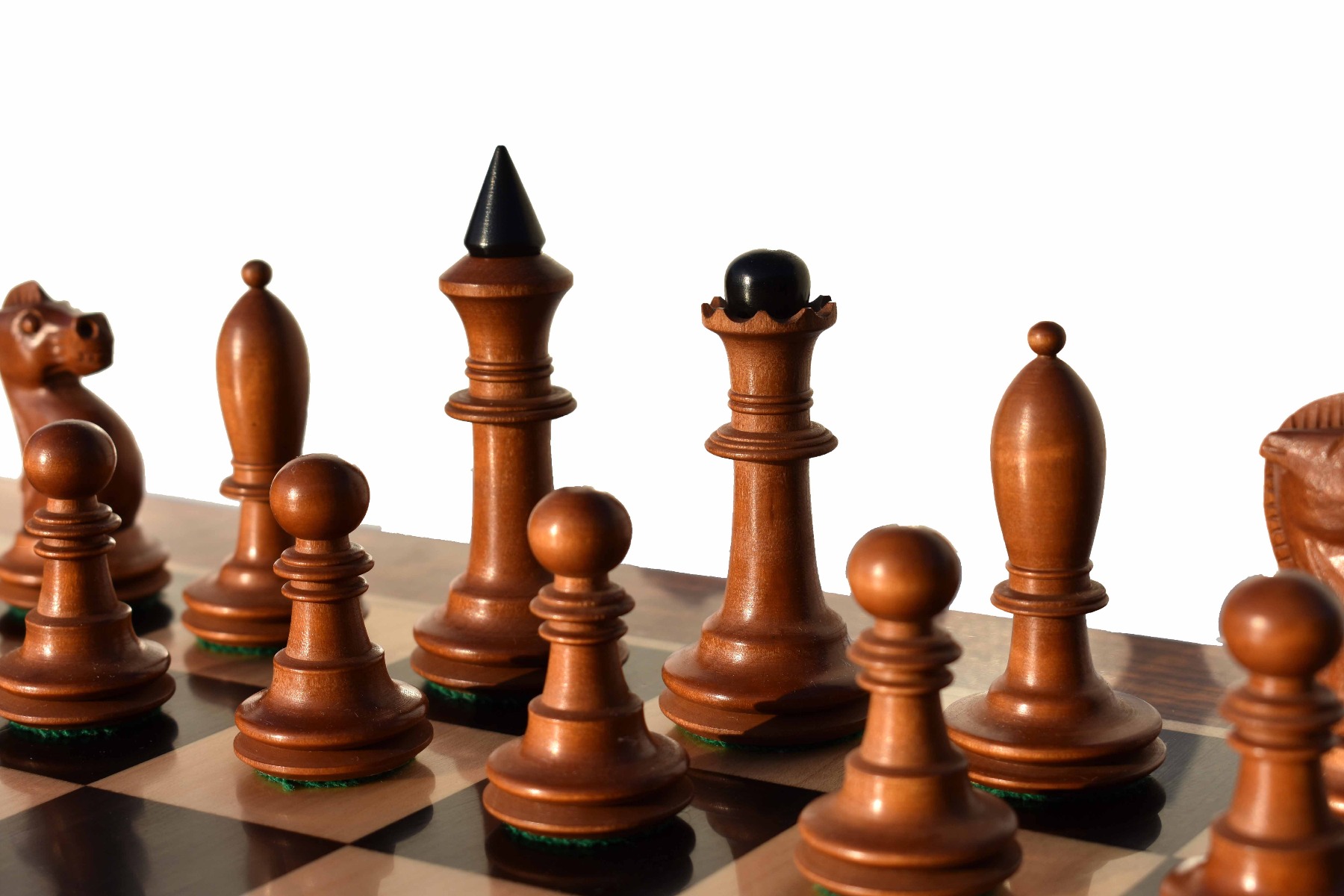 The Shkolnik soviet series reproduction Chess pieces <br> Antiqued Boxwood & Ebonized <br> 3.5" King -7636 The Shkolnik soviet series reproduction Chess pieces Antiqued Boxwood & Ebonized 3.5" King -7636