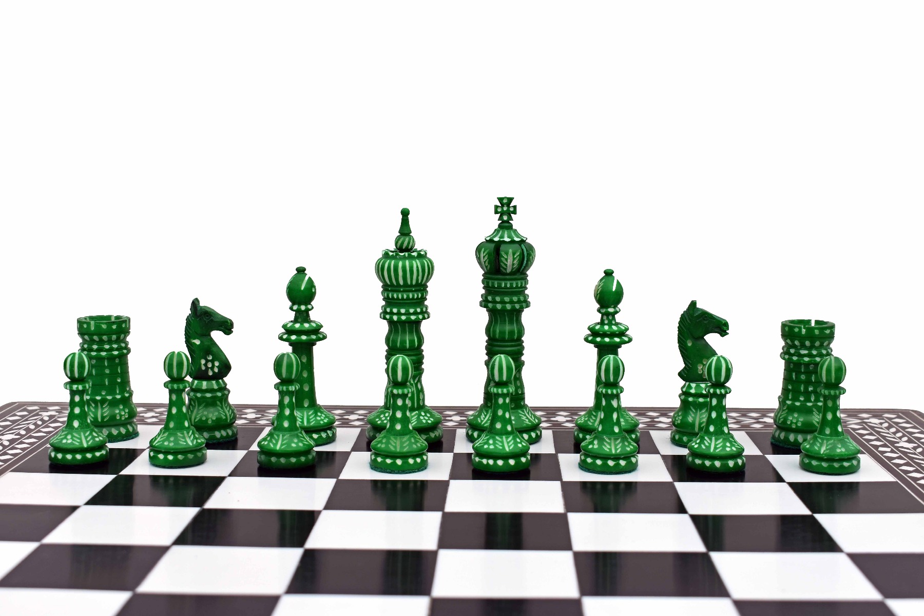 The King cross series Bone crafted chess set Natural Bone & Green Stained Bone 4" King with 18" chess board-7739