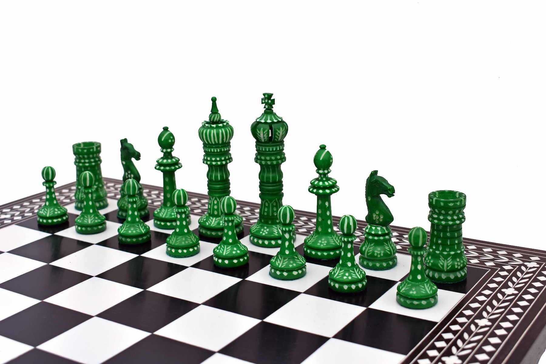 The King cross series Bone crafted chess set Natural Bone & Green Stained Bone 4" King with 18" chess board-7740