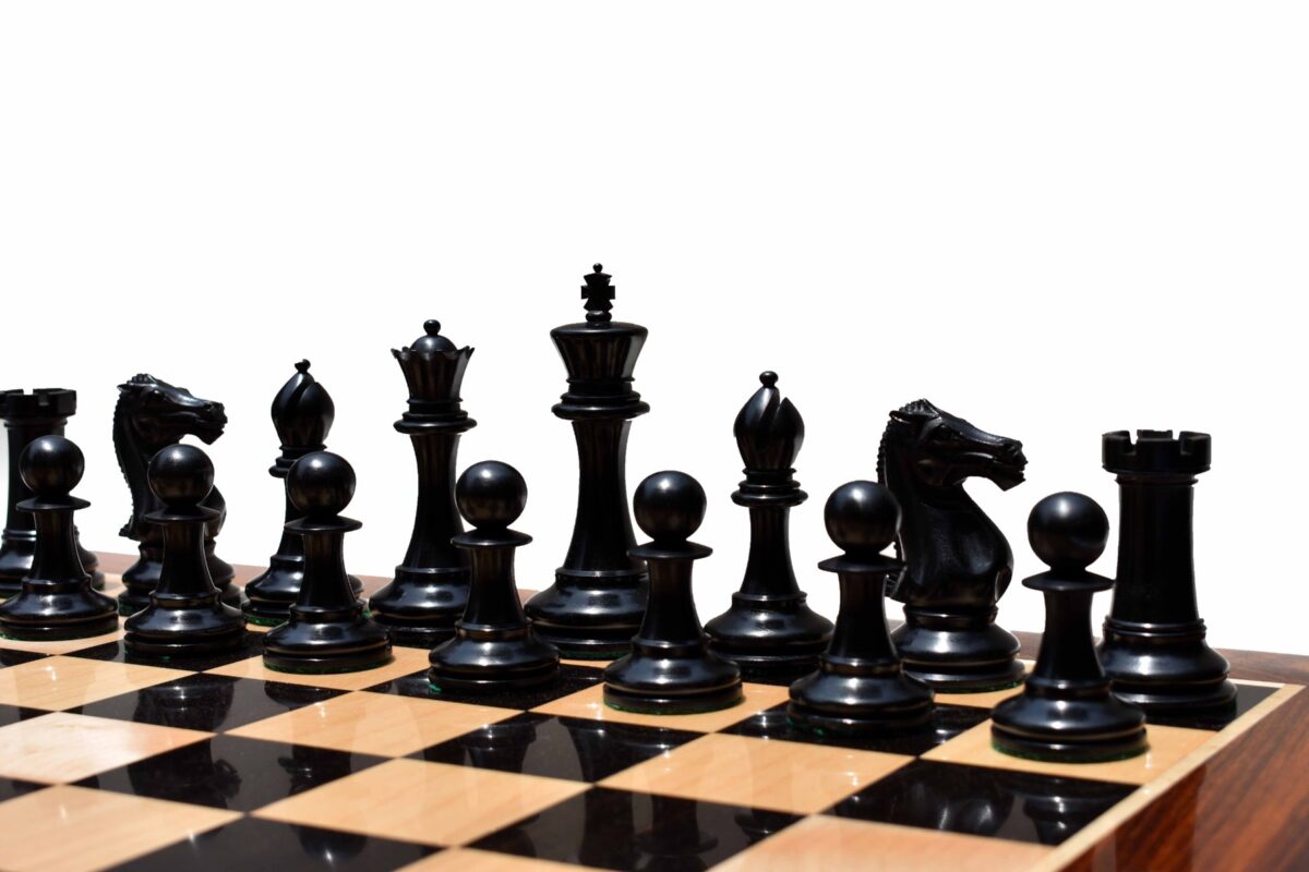 Queens Gambit Series chess pieces Boxwood & Ebony 4" King-7792