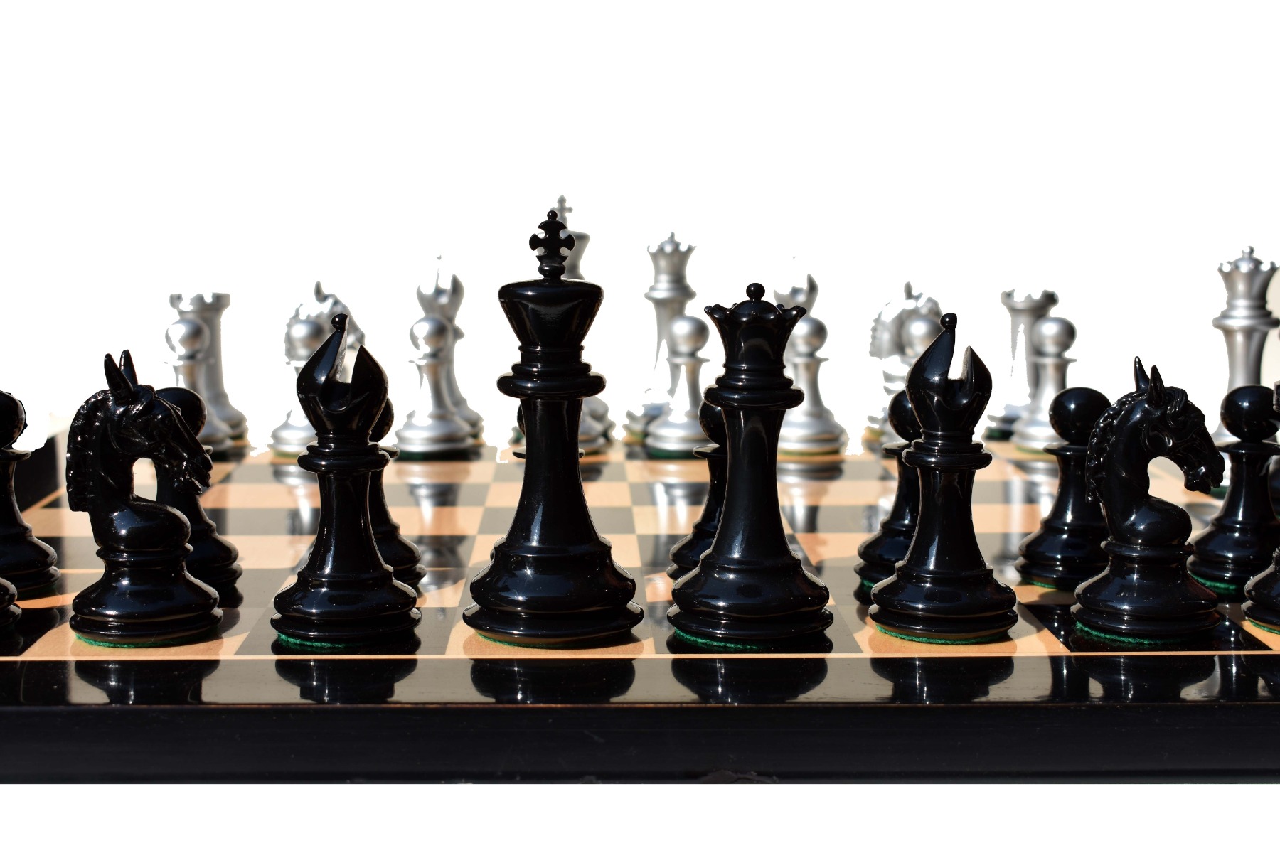 The sheffield Series chess Pieces <br> Silver & Black Boxwood Lacquered <br> 4.4" King -8406 The sheffield Series chess Pieces Silver & Black Boxwood Lacquered 4.4" King -8406