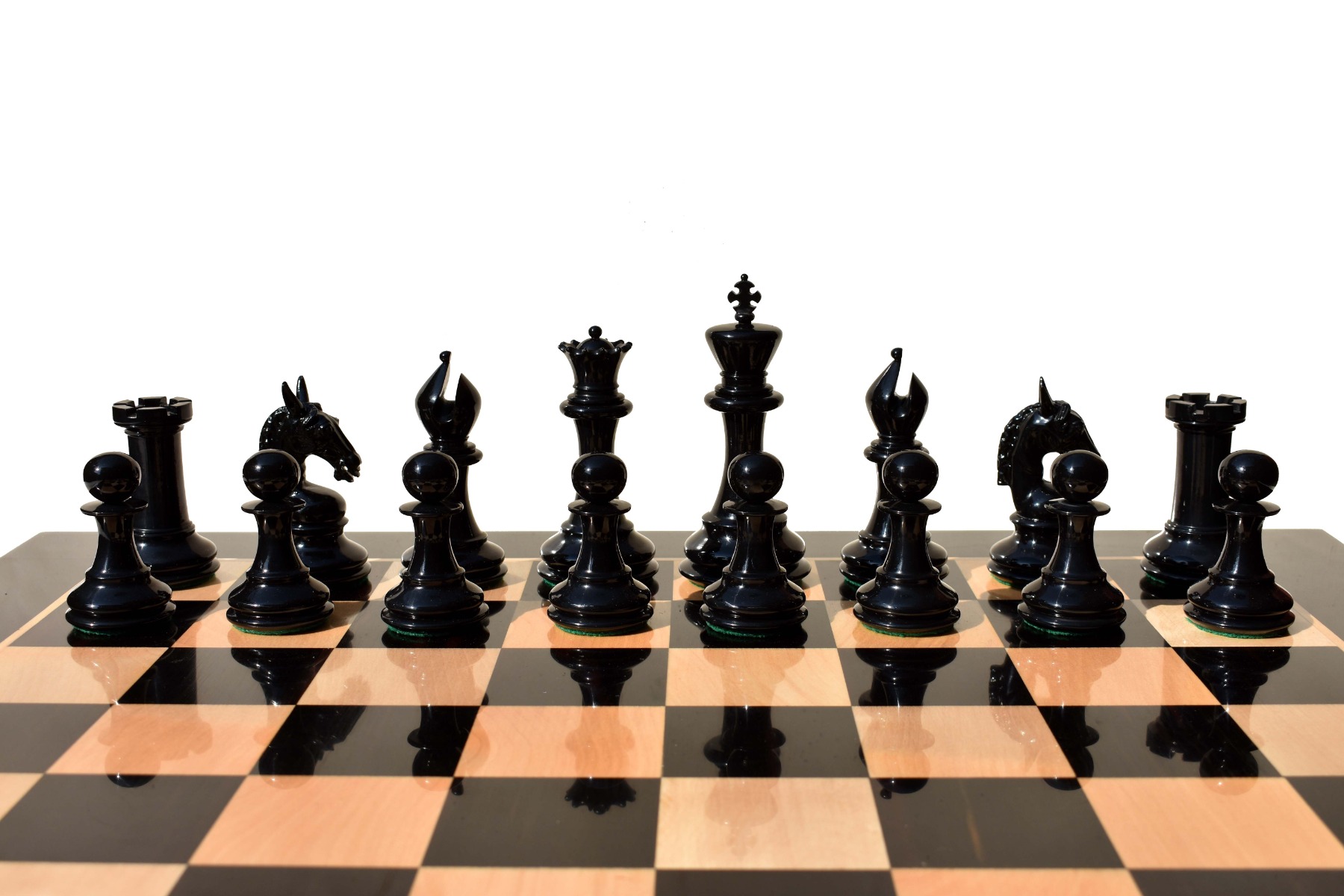 The sheffield Series chess Pieces <br> Silver & Black Boxwood Lacquered <br> 4.4" King -8407 The sheffield Series chess Pieces Silver & Black Boxwood Lacquered 4.4" King -8407