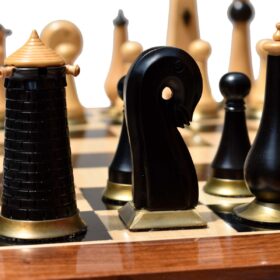 Limited Edition--The Hallgrimur Reykjavik Series chess pieces Boxwood & Ebony 4.5" king -8816